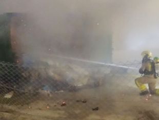 Incendi en una empresa compactadora de cartró a Maçanet de la Selva