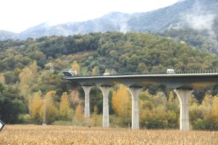 Tallat el túnel de Bracons per problemes estructurals en un viaducte