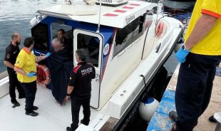 Rescaten un home a la deriva amb una embarcació casolana a Sant Feliu de Guíxols