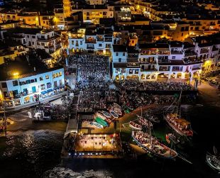 25.000 persones assisteixen a la Cantada d'Havaneres de Calella de Palafrugell