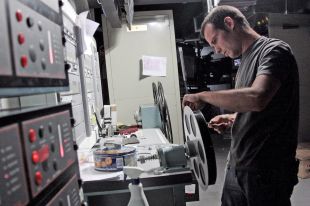 Un de cada quatre cinemes catalans podria tancar perquè no podrà fer front a la digitalització 