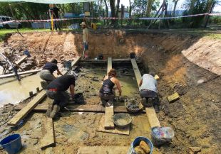 Troben al jaciment de la Draga de Banyoles elements de les construccions neolítiques