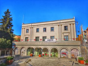 Arbúcies atura el desnonament d'onze habitatges amb famílies amb menors i persones grans