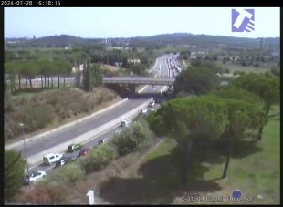 Un xoc entre un cotxe i una moto genera cues de fins a 5 quilòmetres a la C-13 a Santa Cristina d'Aro