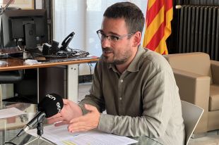 Salellas creu que cal ''separar'' els casos de fons voltor del de la família amb la casa ocupada
