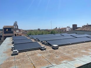Les plaques fotovoltaiques del museu Darder de Banyoles arriben al pic de producció amb 170 kWh