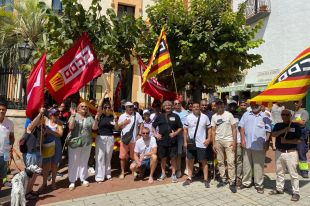 Escombriaires i encarregats de la neteja viària de Begur es concentren a l'Ajuntament