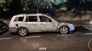 Dos incendis cremen dos vehicles de matinada a Figueres