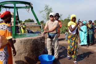 Una ONG d'Arbúcies impulsa un institut per a joves de 12 a 16 anys al Senegal