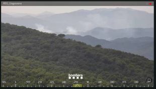 Els Bombers treballen en un incendi forestal a Lloret de Mar
