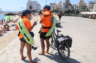 Els socorristes gironins fan més d'11.500 actuacions a l'estiu, la majoria per meduses