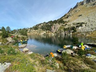 El CEAB de Blanes lidera una prova pilot pionera d'eliminació de peixos invasors als Pirineus