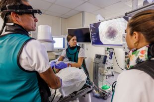 Professionals del Trueta i la Fundació UdG impulsen el primer màster en infermeria endoscòpica de l’Estat