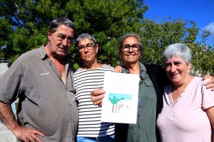 Micromecenatge per publicar la història d'una família de l'Alt Empordà que ha acollit dinou nens en 30 anys