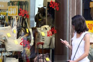 Els comerciants gironins critiquen les mesures d'estalvi energètic del govern espanyol