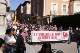 Un miler de persones es manifesten a Ripoll contra l'extrema dreta i Aliança Catalana
