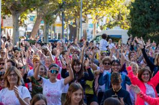7.240 persones participen en la cursa solidària ''Corre per les mames'' a Girona