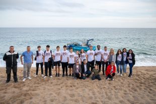El Bàsquet Girona s’uneix a una jornada de neteja del litoral a Platja d’Aro