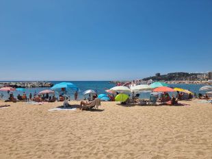 Entra en vigor la prohibició de fumar i escoltar música a les platges de Calonge i Sant Antoni