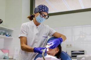 L’ICS Girona atén més de 370 infants amb un mètode menys invasiu per tractar les càries