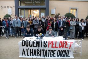 Docents de Salt exigeixen aturar els desnonaments i evitar alumnes sense llar