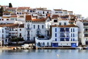 Cadaqués, dels més afectats per la pressió de les segones residències i habitatges turístics