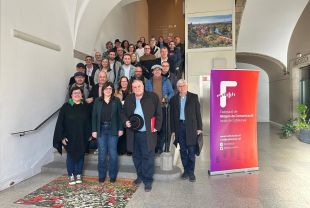 Girona celebra la primera trobada de ràdios locals reclamant més suport institucional