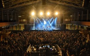 Més de 2.000 persones assisteixen al concert solidari de Girona pel País Valencià