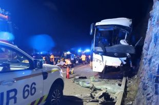 L'Hospital de Cerdanya atén una trentena de ferits en l'accident mortal d'un autocar a la Catalunya Nord