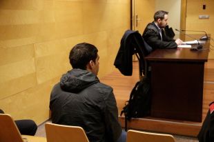 Jutgen un acusat que s'enfronta a 16 anys de presó per violar una prostituta a Palamós