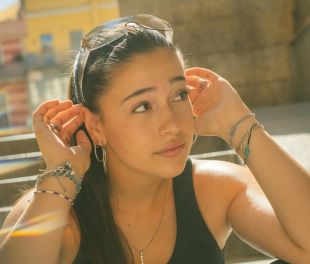 La cantant gironina Juls publica la balada 'Perquè no ho dic' prèvia al seu àlbum debut