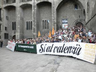 Organitzen una concentració en defensa del català a l'escola per dilluns a Girona