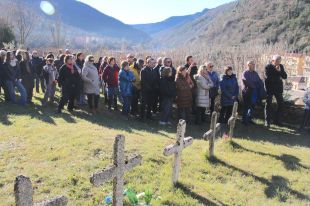 Ribes homenatja els 92 soldats republicans enterrats a la fosa comuna del poble