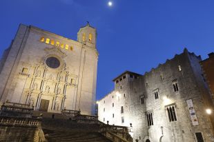 La catedral de Girona recupera la il·luminació nocturna