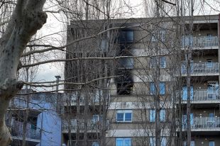 Un ferit greu, un menys greu i un lleu en un incendi en un edifici a Figueres