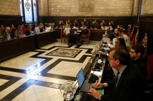 El ple de Girona aprova els canvis del contracte de residus malgrat el vot en contra de PSC i Vox