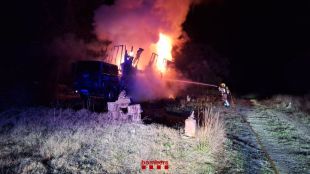 Un home ferit greu en l'incendi de la caixa d'un camió a Agullana