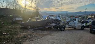 Girona fa retirar una vintena de vehicles abandonats que quedaven a les Pedreres