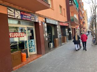 Salt denuncia a Consum onze comerços per no retolar en català