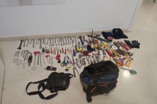 Enxampen cinc multireincidents robant en cases de dues urbanitzacions aïllades de Platja d'Aro