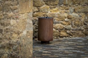 Girona inverteix 232.000 euros per comprar 458 papereres, 90 bancs i diferents pilones fixes