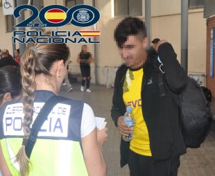Detingut a la Jonquera per utilitzar un passaport italià fals
