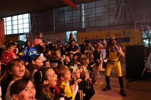 Més de 1.500 persones participen al Carnestoltes de Vilablareix