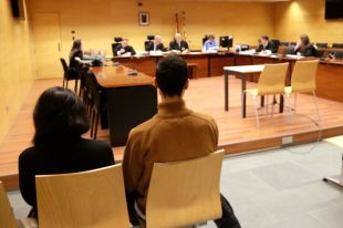 Jutgen un acusat d'abordar una menor de camí a l'institut a Girona i fer-li petons