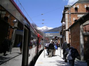 L'R3 de Renfe continua tallada després de l'impacte d'una roca contra un comboi