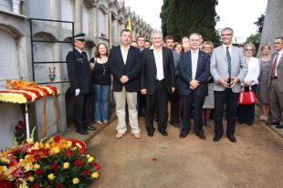 Clam a favor de la 'defensa impertorbable' de la llengua i el país en l'ofrena floral al president Irla 