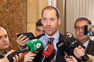 El PP i Vox demanen les compareixences d’Illa i Parlon al Parlament pels aldarulls a Salt