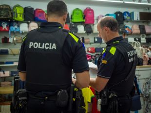 Lloret multa diverses botigues de roba falsificada amb sancions que sumen més de 92.000 euros