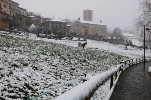 La neu cobreix el Ripollès sense grans afectacions a la xarxa viària
