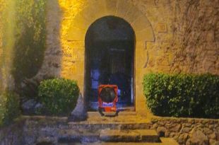 Un incendi crema dues habitacions i la cuina d'una masia a Pals